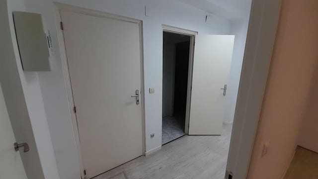 Kaupallinen vuokrattavana paikassa Sur, Castelló de la Plana - 400 € (Ref: 9591792)