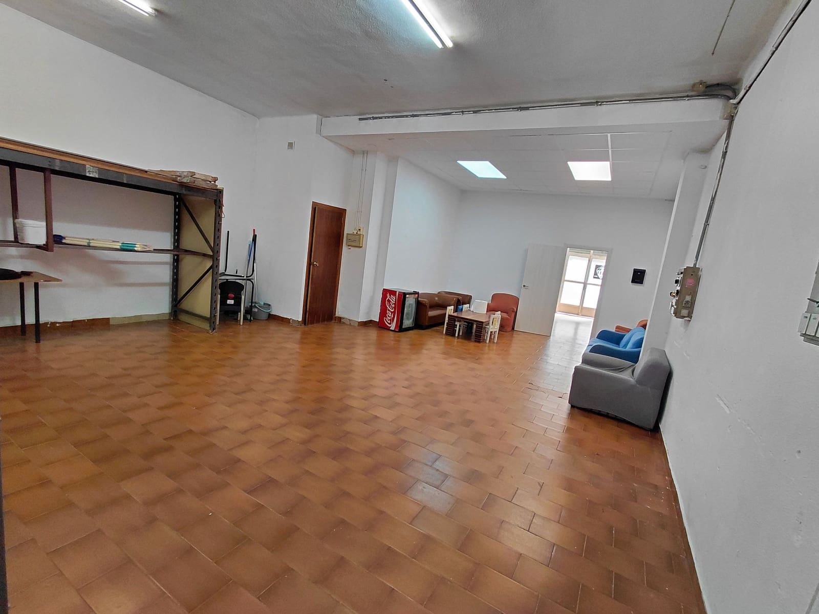 Commercial for sale in Castello de la Plana - € 99,000 (Ref: 9591795)