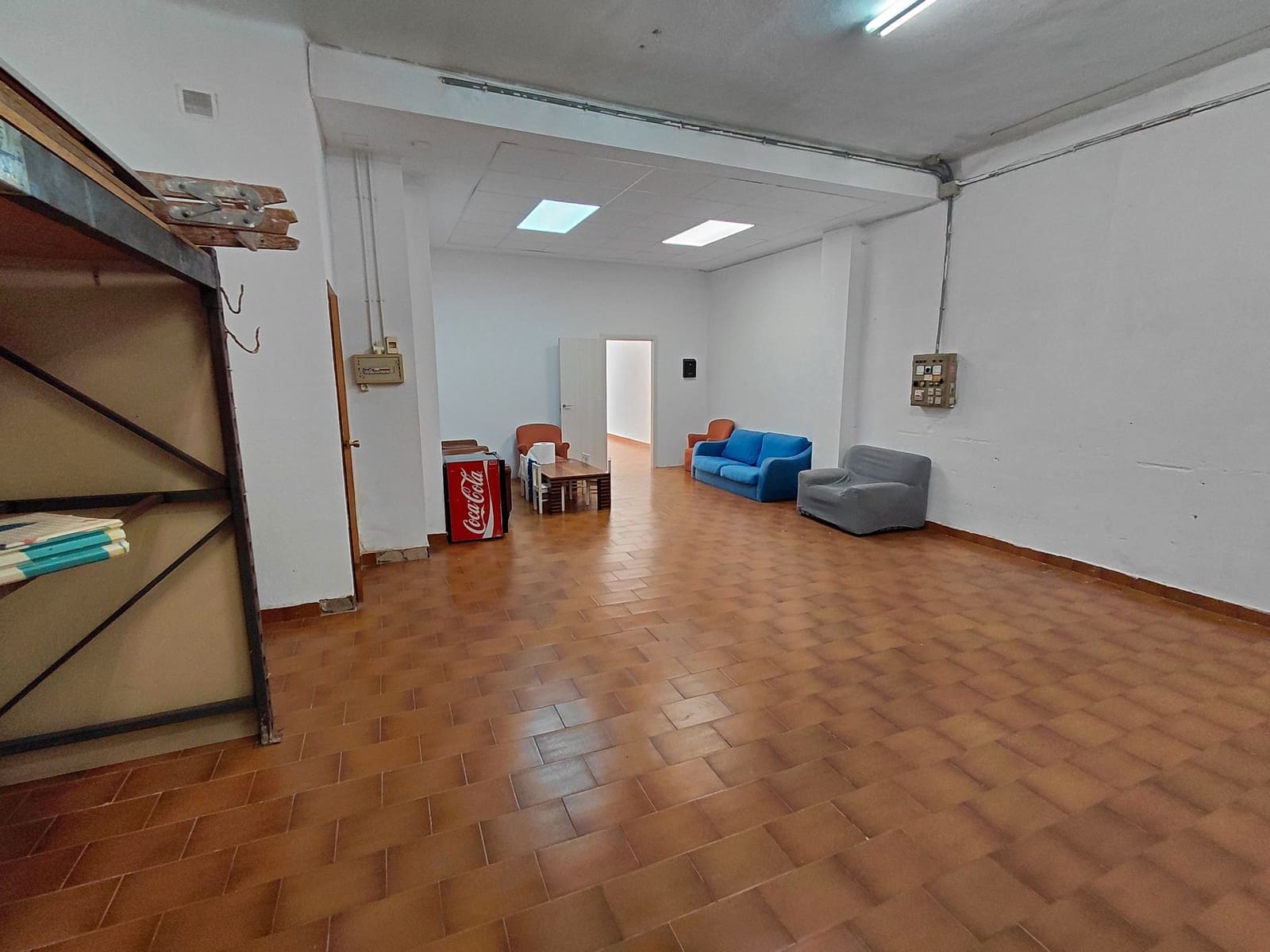 Commercial for sale in Castello de la Plana - € 99,000 (Ref: 9591795)