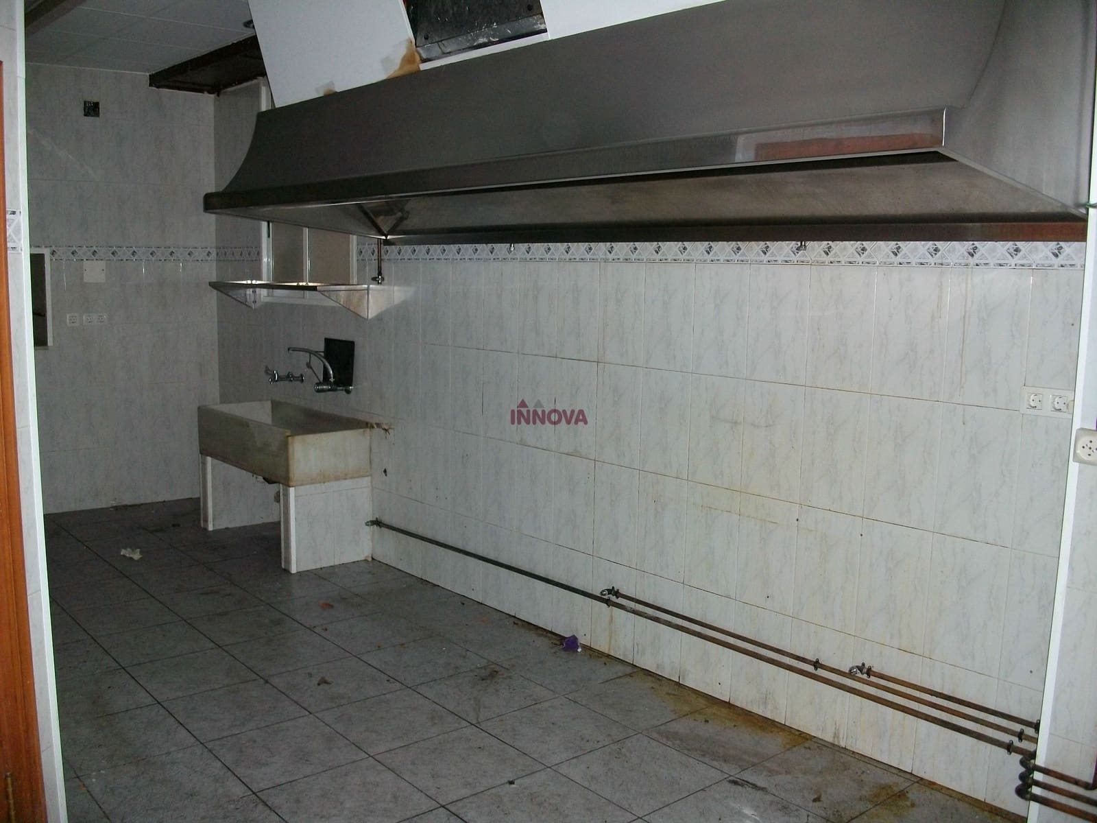 Commercial for sale in Castello de la Plana - € 129,000 (Ref: 9591796)