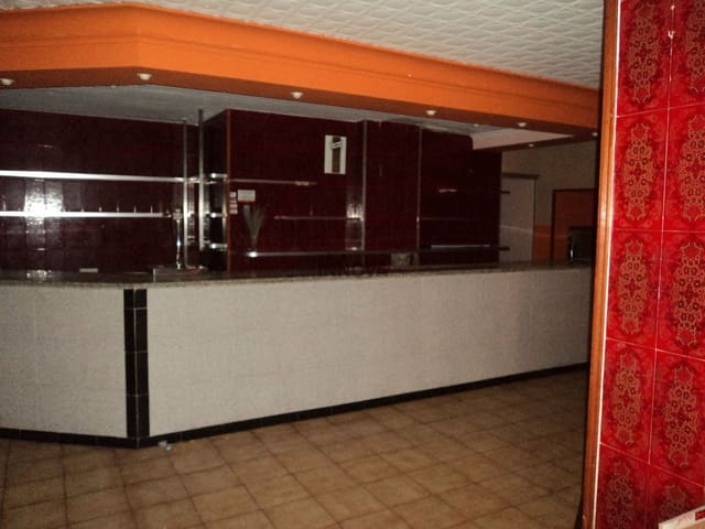 Kaupallinen myytävänä paikassa Centro, Castelló de la Plana - 129 000 € (Ref: 9591796)