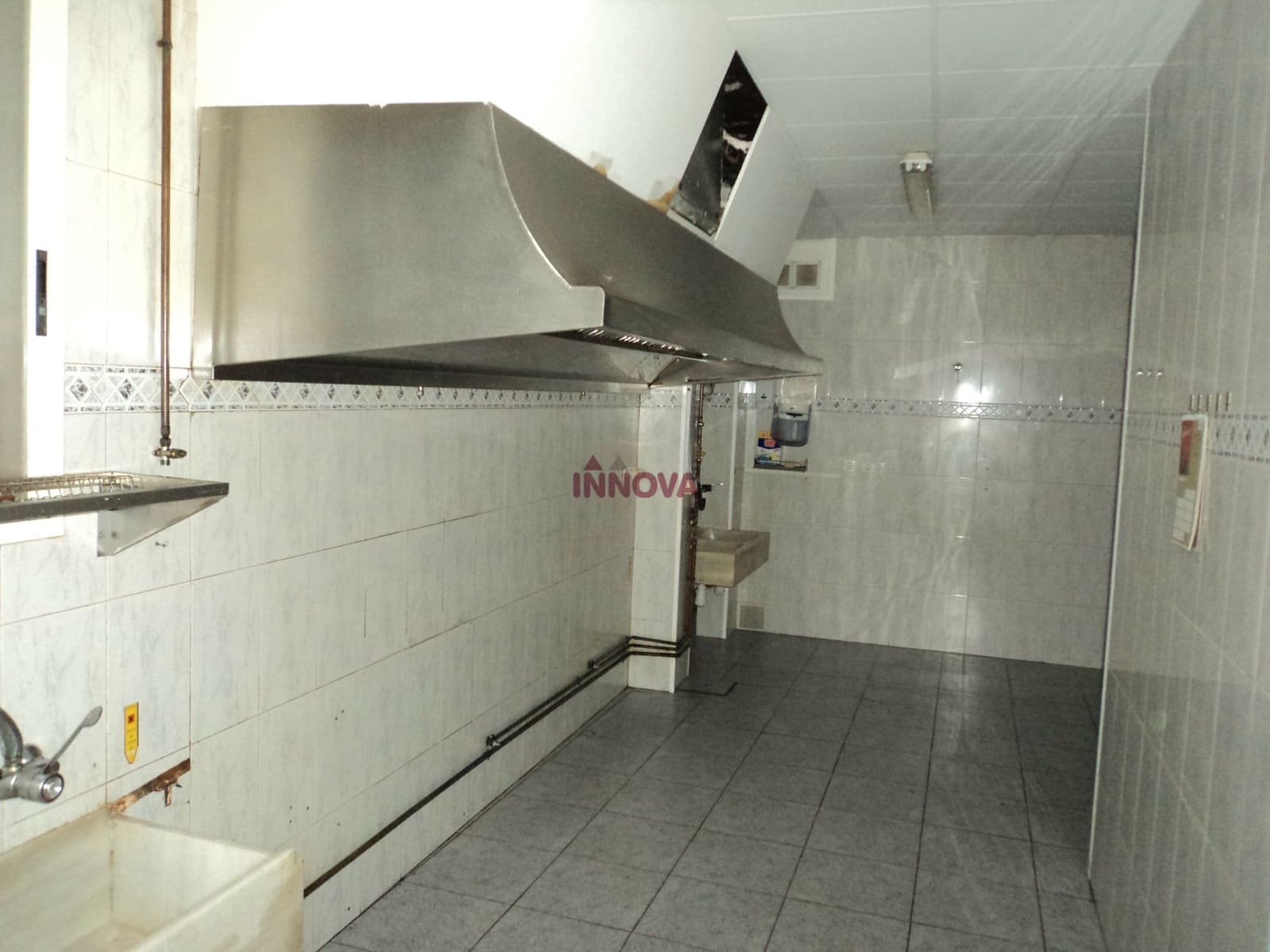 Commercial for sale in Castello de la Plana - € 129,000 (Ref: 9591796)