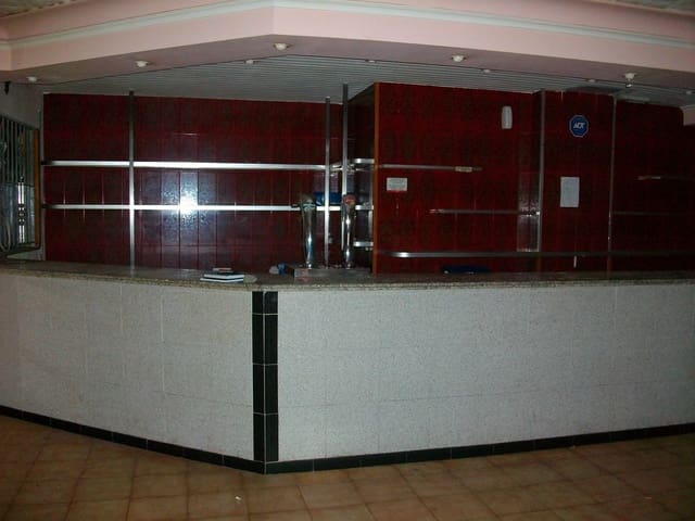 Kaupallinen myytävänä paikassa Centro, Castelló de la Plana - 129 000 € (Ref: 9591796)