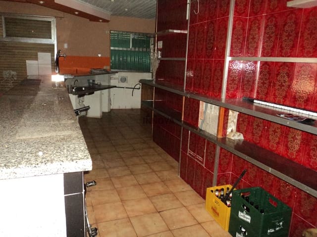 Kaupallinen myytävänä paikassa Centro, Castelló de la Plana - 129 000 € (Ref: 9591796)