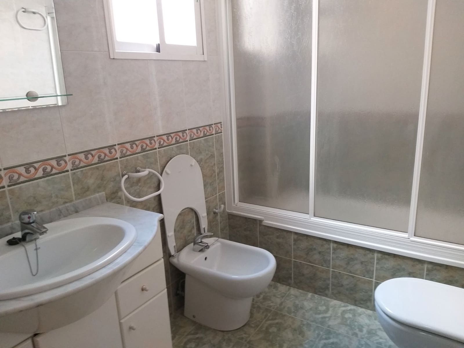 2 quarto Apartamento para arrendar em Castello de la Plana com garagem - 650 € (Ref: 9593306)