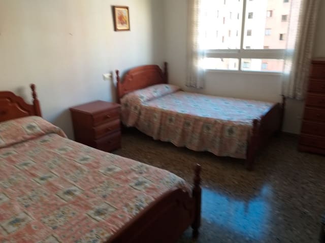2 quarto Apartamento para arrendar em Sur, Castelló de la Plana com garagem - 650 € (Ref: 9593306)