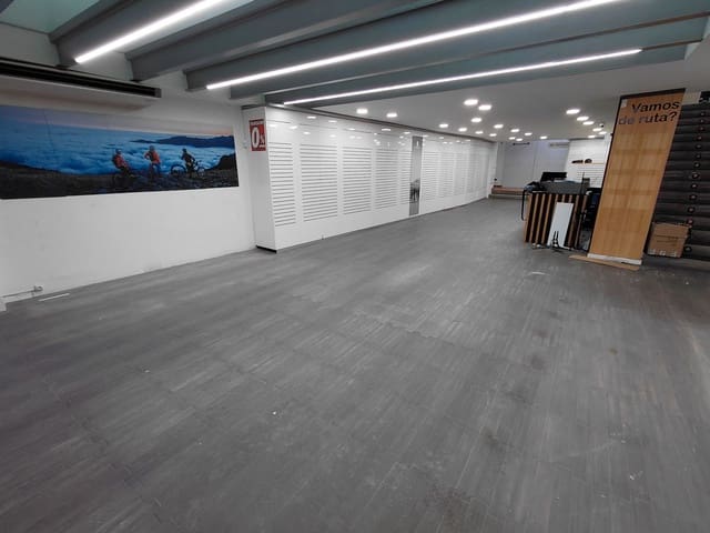 Kaupallinen vuokrattavana paikassa Norte, Castelló de la Plana - 1 350 € (Ref: 9593307)