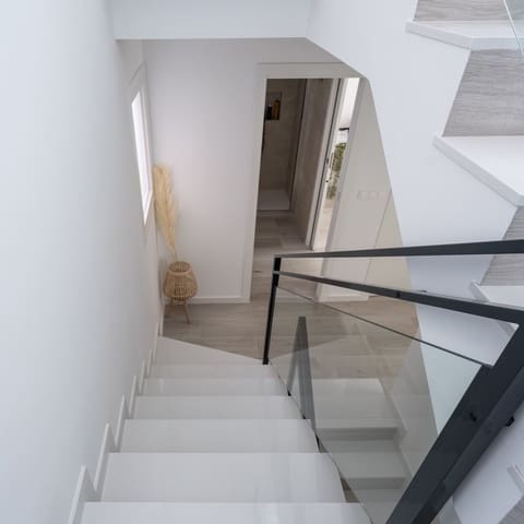 3 soverom Kjedet enebolig til salgs i Avileses, Murcia by med svømmebasseng garasje - € 289 900 (Ref: 10160681)