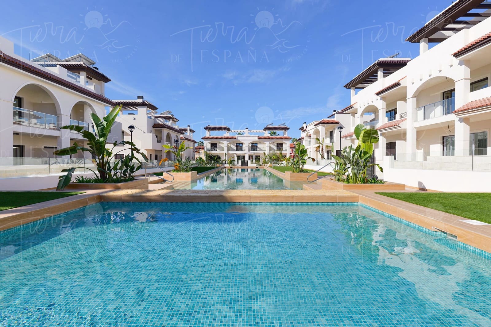 Semi-detached Villa for sale in Ciudad Quesada with pool garage - € 308,000 (Ref: 10160708)