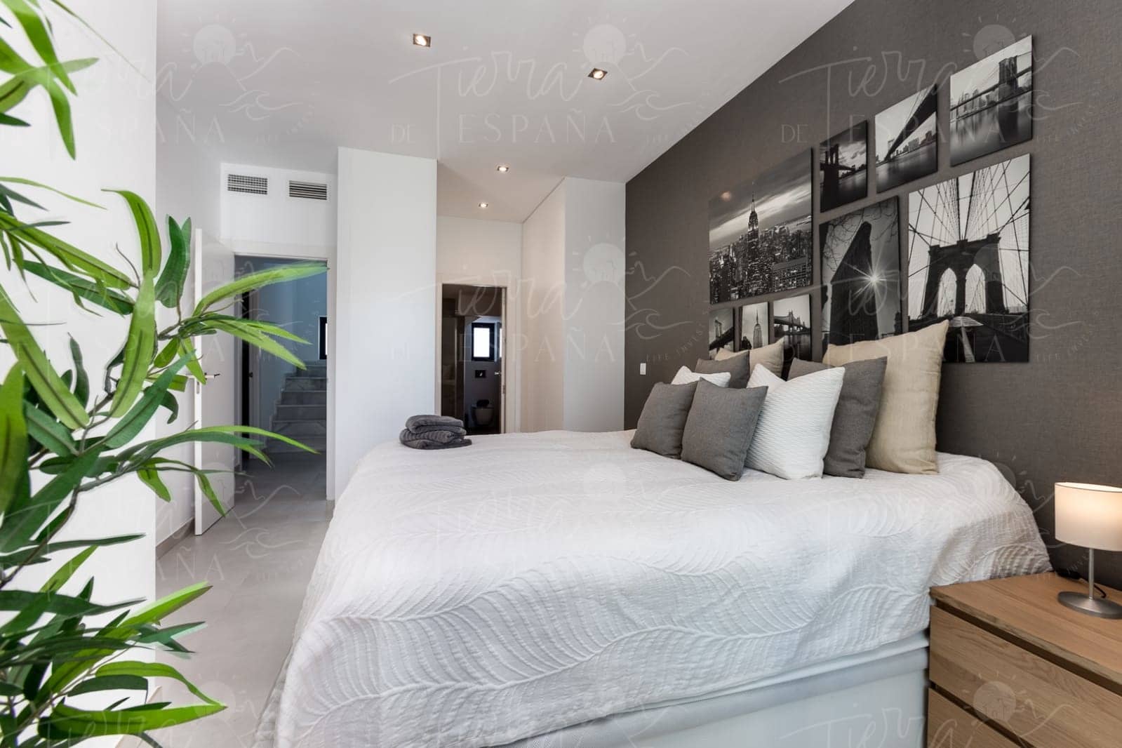 3 bedroom Villa for sale in Pilar de la Horadada with pool - € 395,000 (Ref: 9032705)