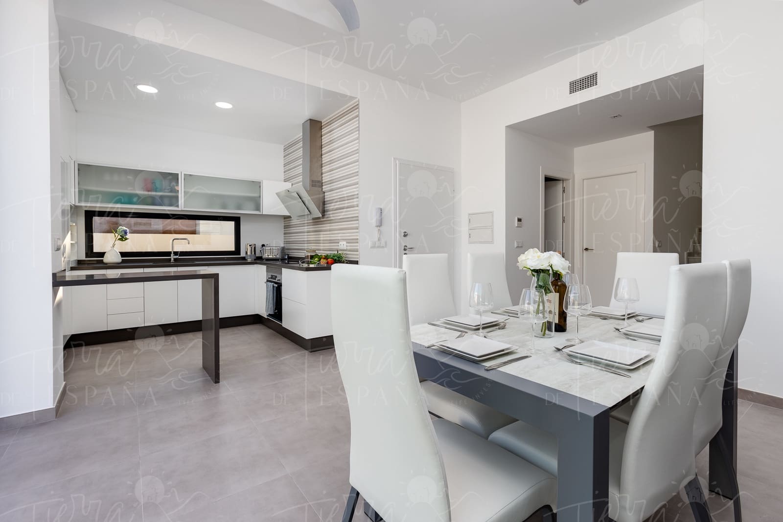 3 bedroom Villa for sale in Pilar de la Horadada with pool - € 395,000 (Ref: 9032705)