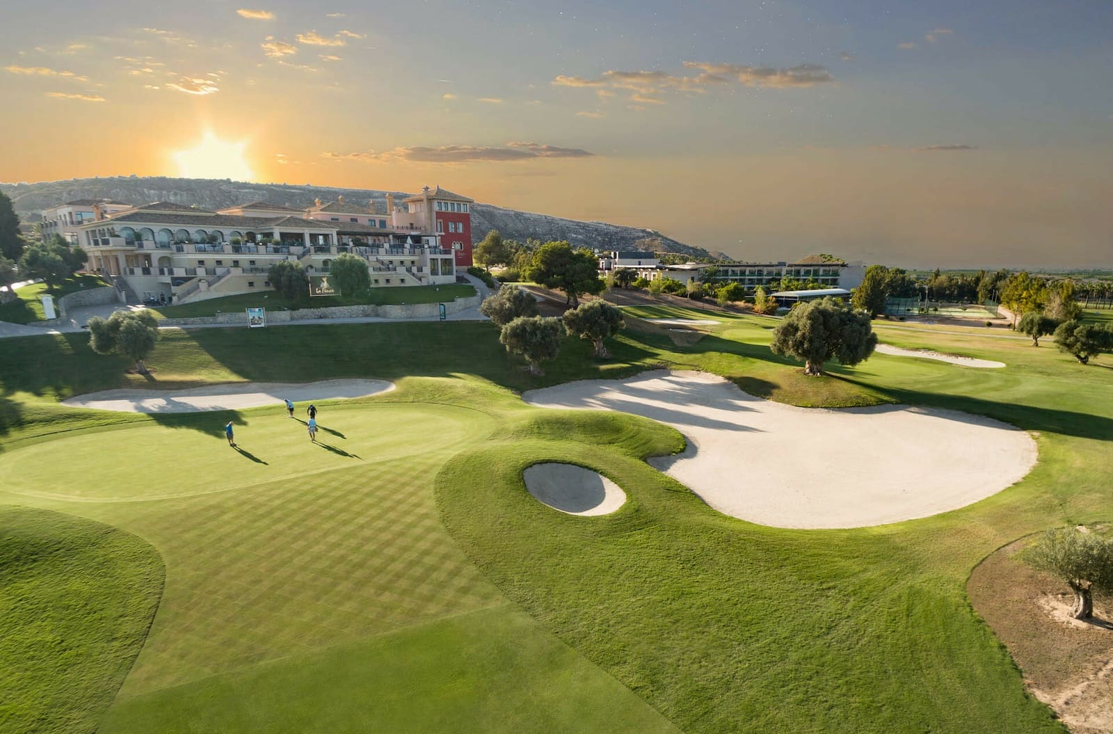 3 bedroom Villa for sale in Algorfa with pool - € 715,000 (Ref: 9032707)