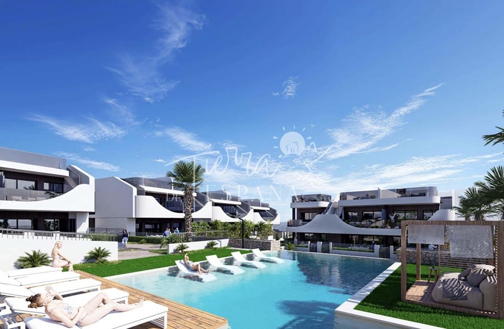 2 bedroom Flat for sale in San Miguel de Salinas with pool - € 220,000 (Ref: 9032708)