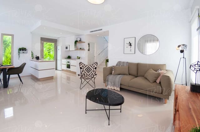 Chalet de 3 habitaciones en Los Alcázares en venta con piscina - 539.000 € (Ref: 9057770)