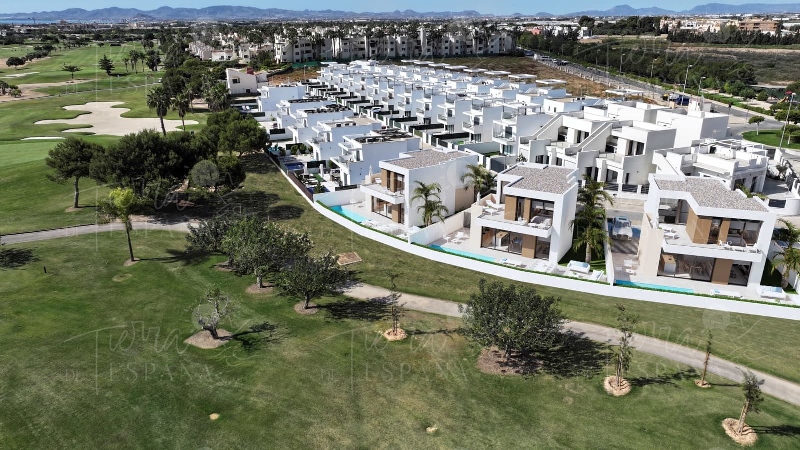 3 bedroom Villa for sale in Los Alcazares with pool - € 799,000 (Ref: 9240954)