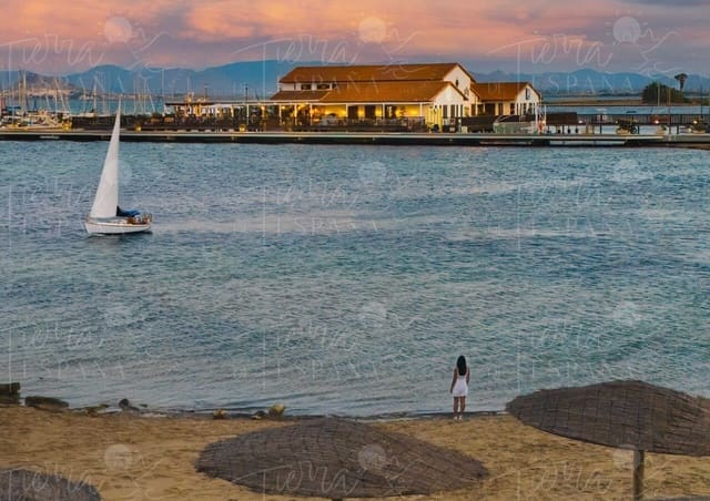 2 soveværelse Bungalow til salg i Los Alcázares med swimmingpool - € 321.500 (Ref: 9295881)