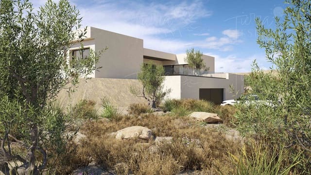 Chalet de 3 habitaciones en Yecla en venta con piscina - 700.000 € (Ref: 9651850)