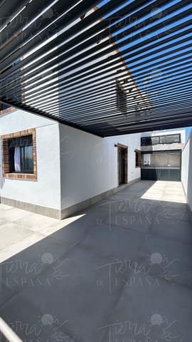 Bungalow de 3 habitaciones en Pilar de la Horadada en venta con piscina - 299.900 € (Ref: 9868517)