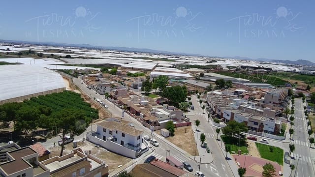 Bungalow de 3 habitaciones en Pilar de la Horadada en venta con piscina - 299.900 € (Ref: 9868517)
