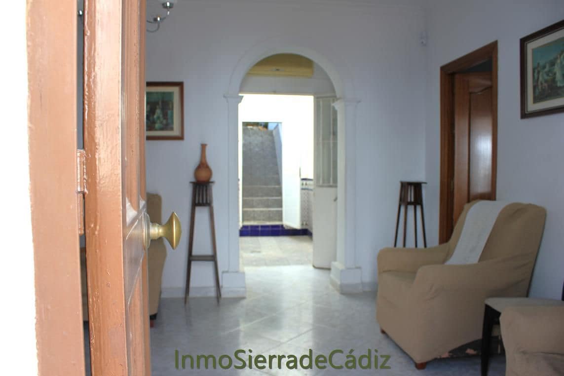 Casa de 5 habitaciones en Algodonales en venta - 152.000 € (Ref: 10020303)
