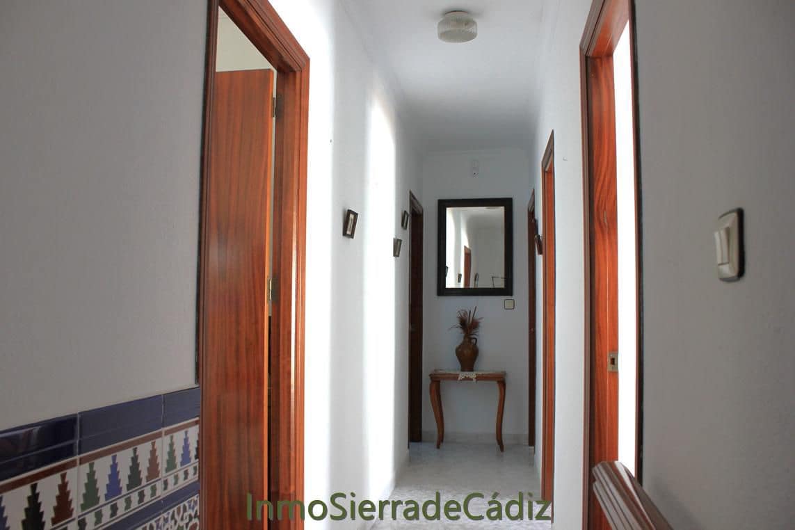 Casa de 5 habitaciones en Algodonales en venta - 152.000 € (Ref: 10020303)