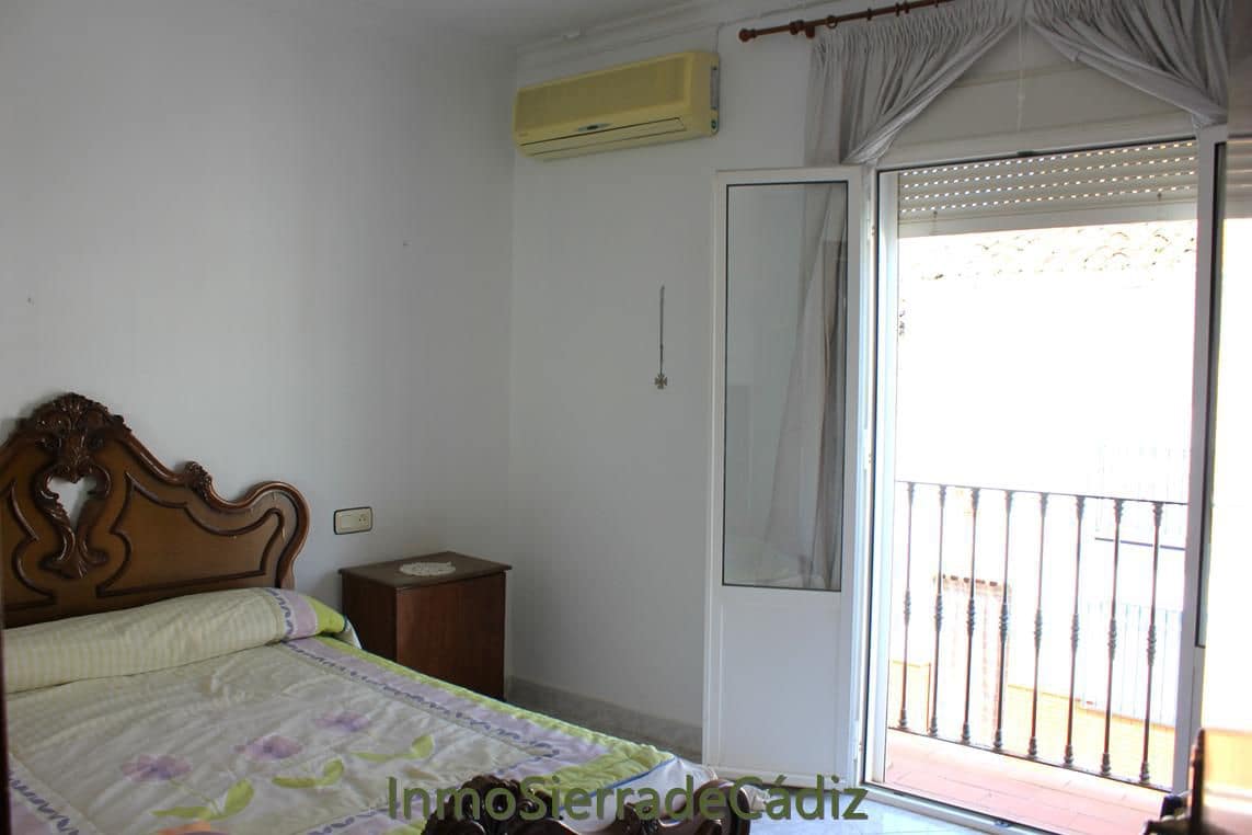Casa de 5 habitaciones en Algodonales en venta - 152.000 € (Ref: 10020303)