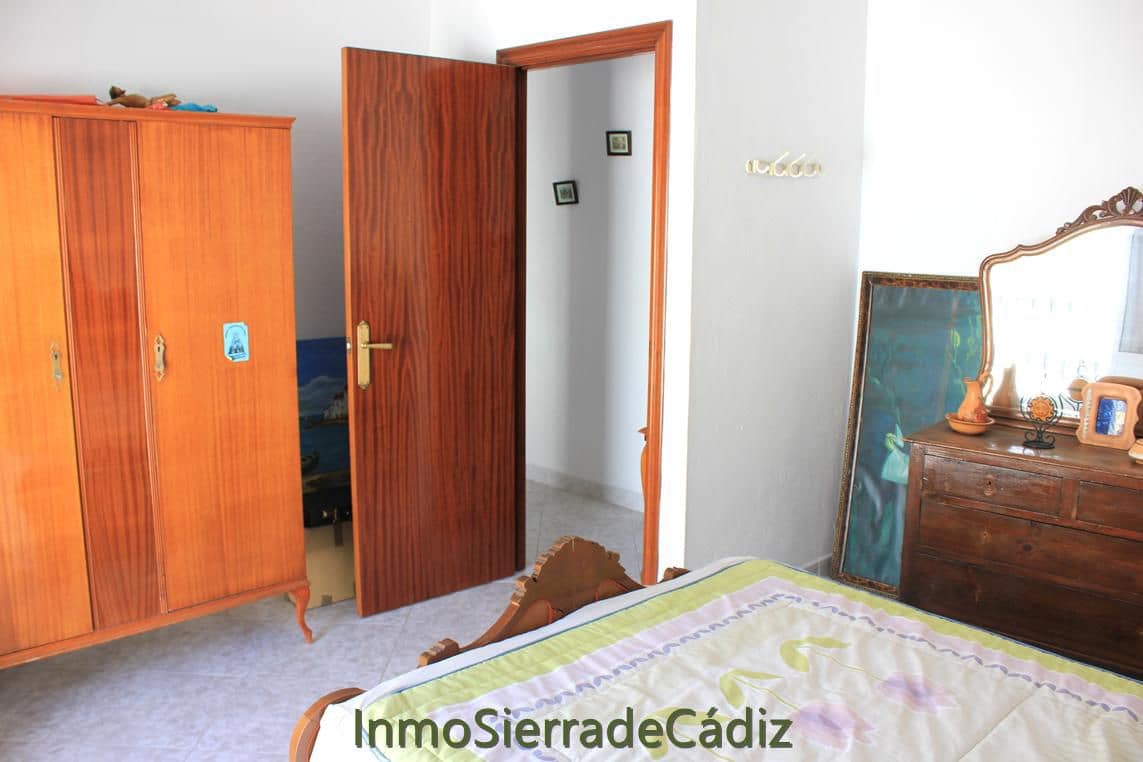 Casa de 5 habitaciones en Algodonales en venta - 152.000 € (Ref: 10020303)