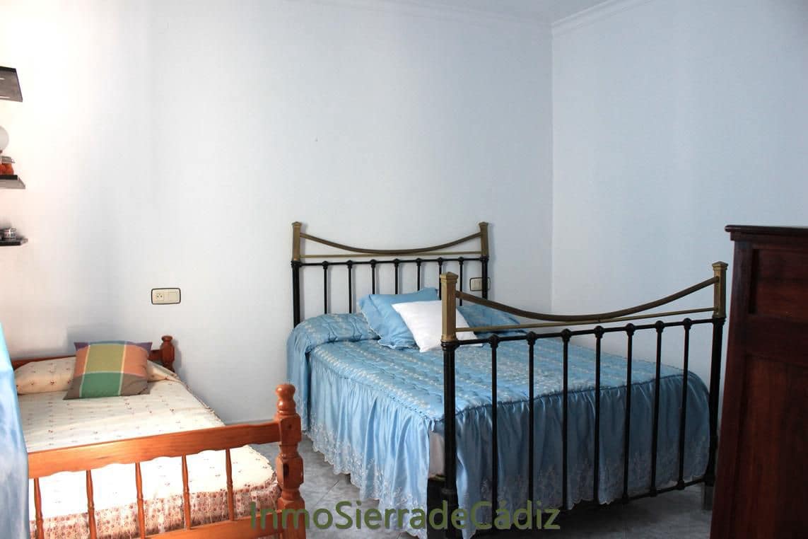 Casa de 5 habitaciones en Algodonales en venta - 152.000 € (Ref: 10020303)