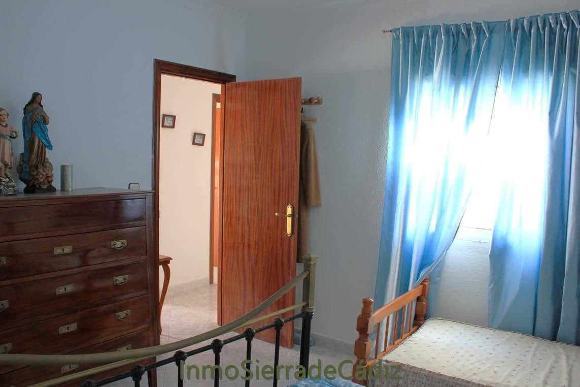 Casa de 5 habitaciones en Algodonales en venta - 152.000 € (Ref: 10020303)