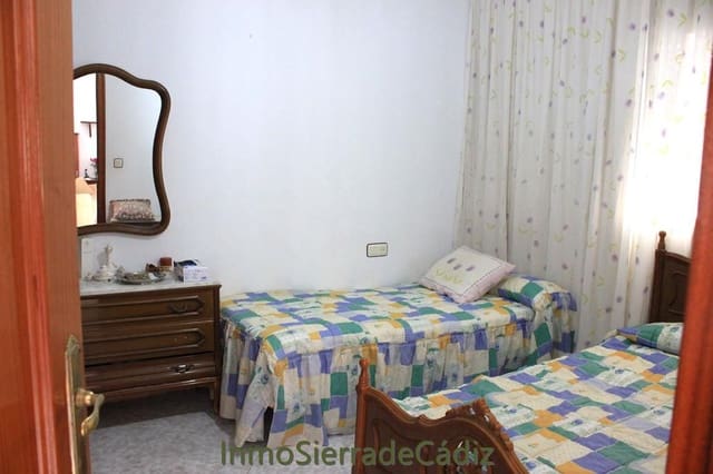 Casa de 5 habitaciones en Algodonales en venta - 152.000 € (Ref: 10020303)