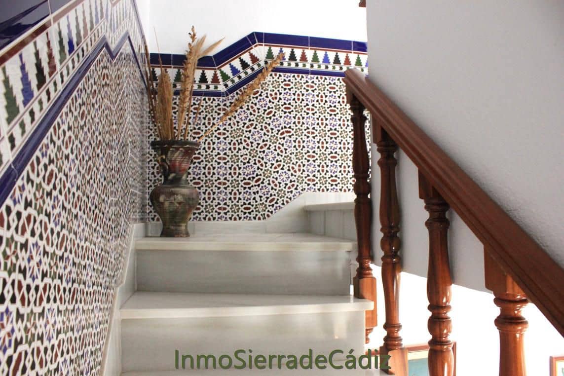 Casa de 5 habitaciones en Algodonales en venta - 152.000 € (Ref: 10020303)