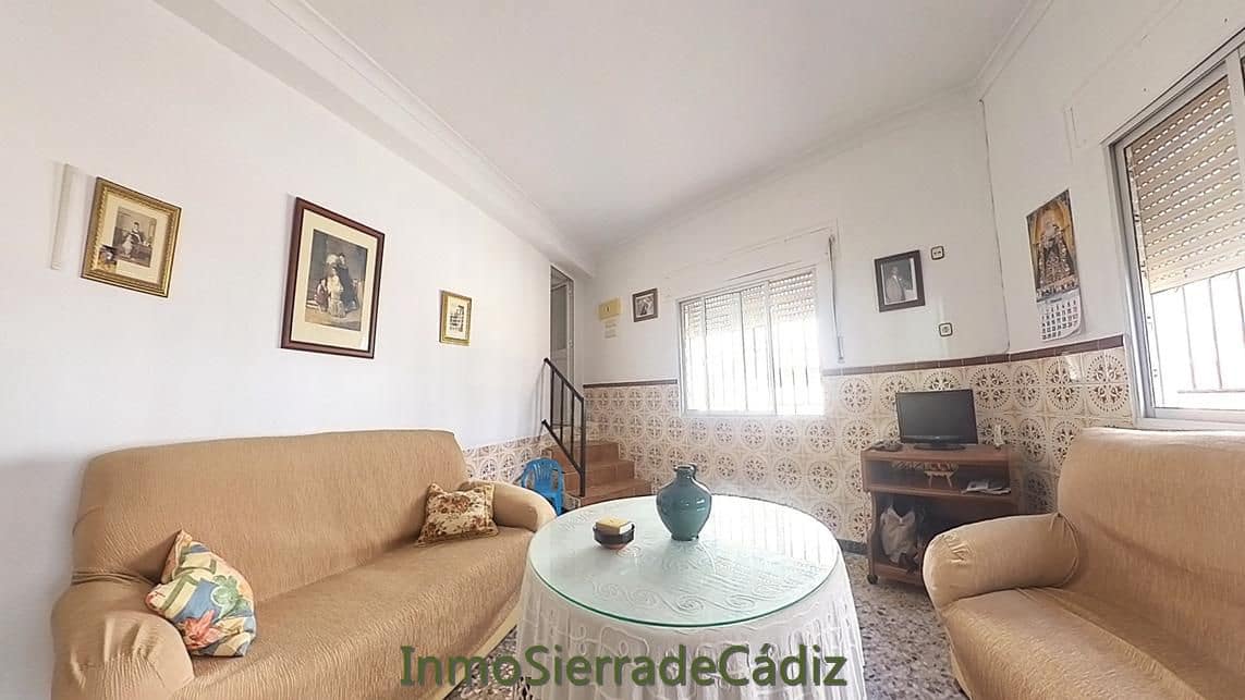 5 quarto Casa em Banda para venda em Algodonales com garagem - 175 000 € (Ref: 10048873)