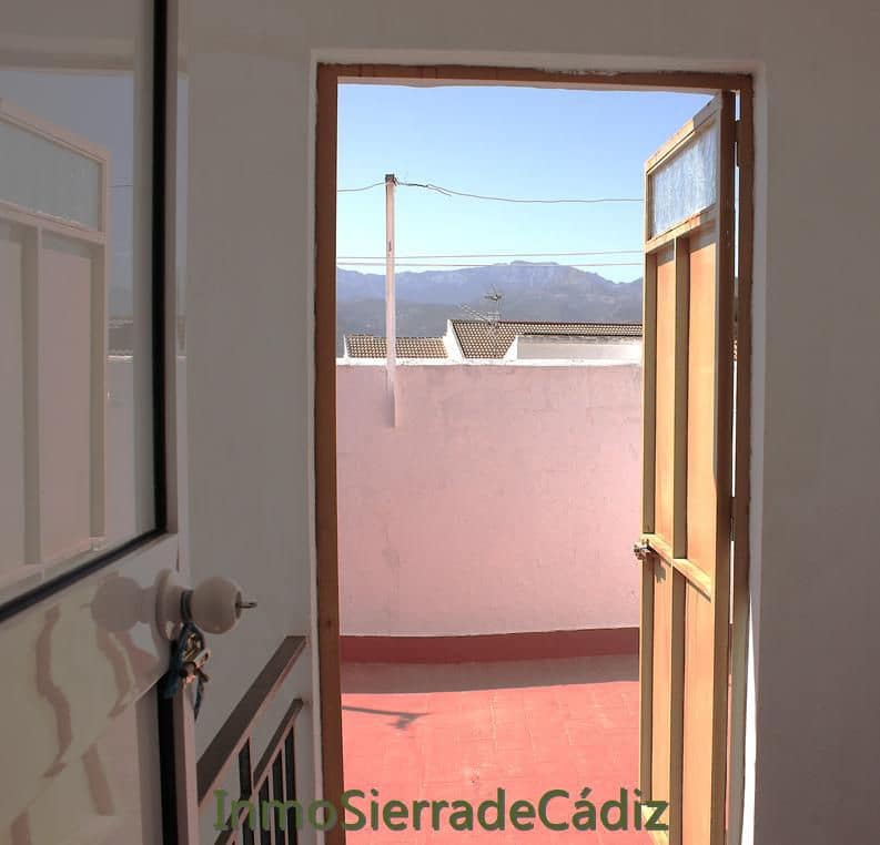 5 quarto Casa em Banda para venda em Algodonales com garagem - 175 000 € (Ref: 10048873)