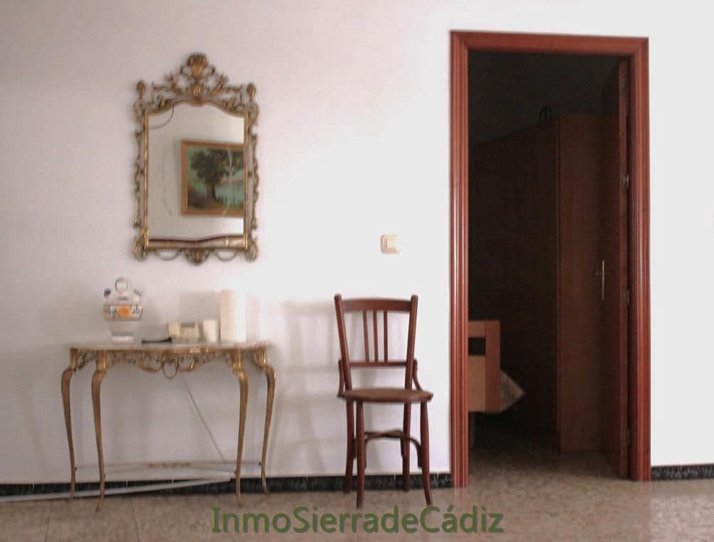 5 quarto Casa em Banda para venda em Algodonales com garagem - 175 000 € (Ref: 10048873)