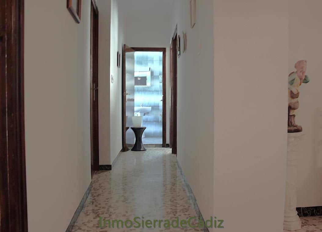 5 quarto Casa em Banda para venda em Algodonales com garagem - 175 000 € (Ref: 10048873)