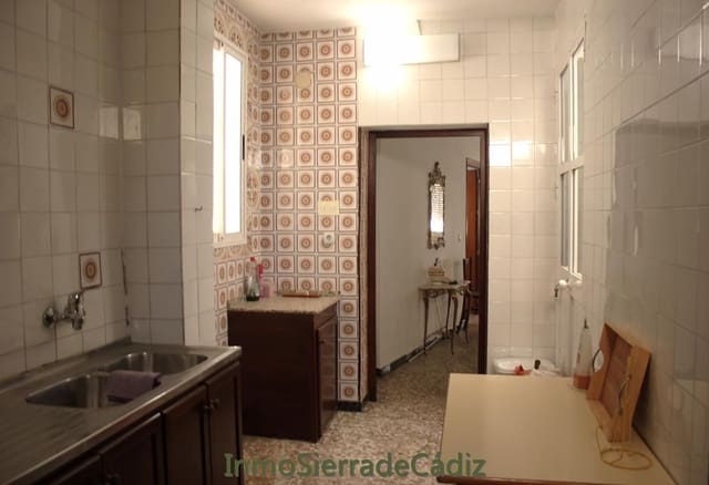 5 quarto Casa em Banda para venda em Algodonales com garagem - 175 000 € (Ref: 10048873)