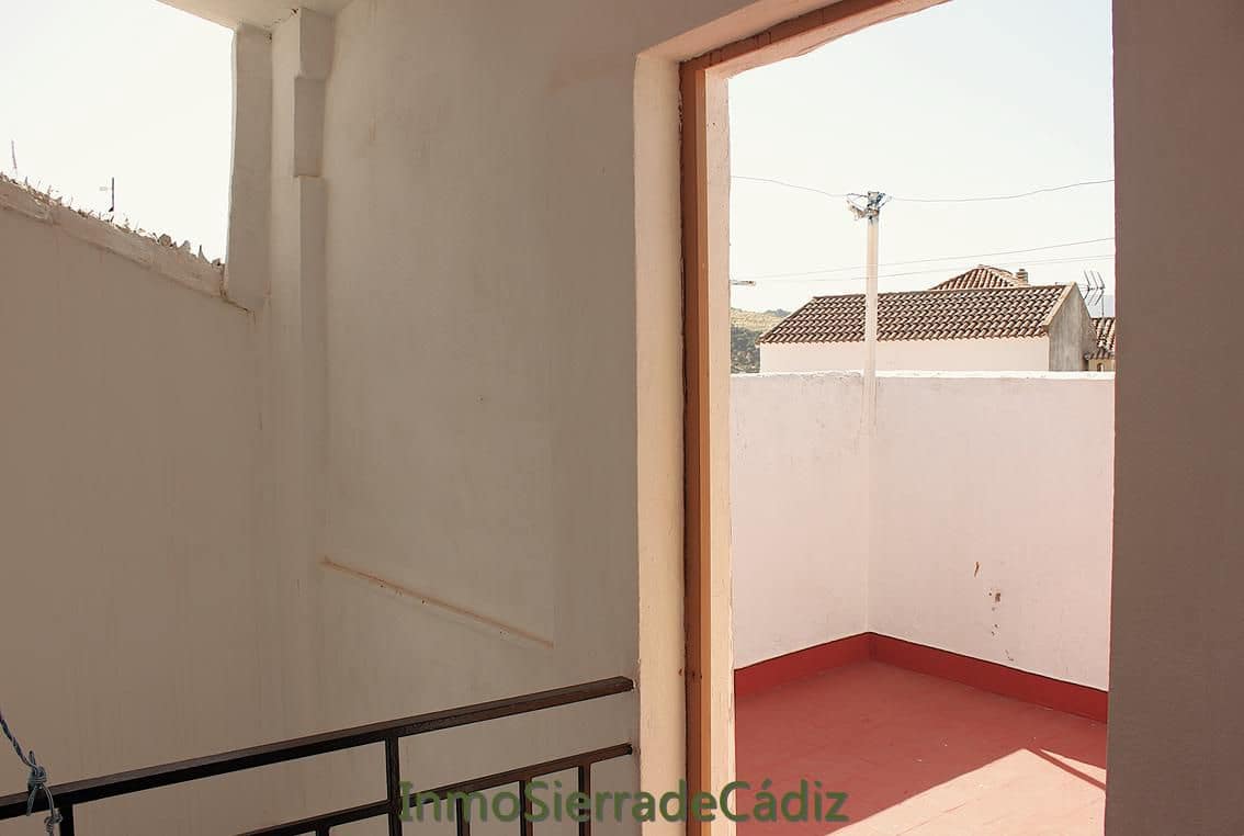 5 quarto Casa em Banda para venda em Algodonales com garagem - 175 000 € (Ref: 10048873)