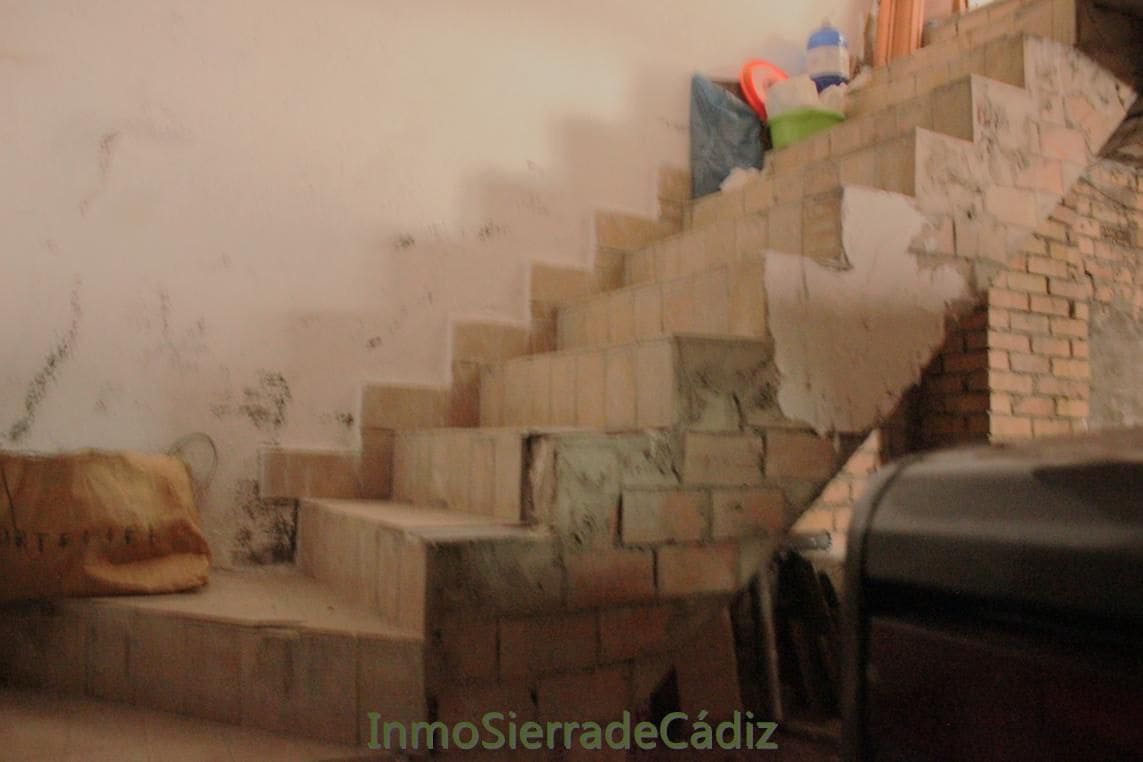 5 quarto Casa em Banda para venda em Algodonales com garagem - 175 000 € (Ref: 10048873)