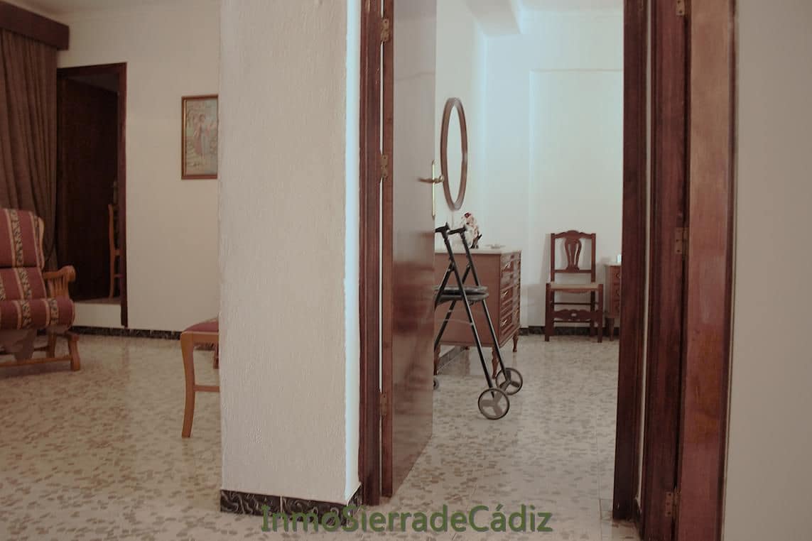 5 quarto Casa em Banda para venda em Algodonales com garagem - 175 000 € (Ref: 10048873)