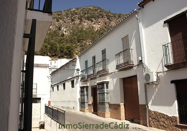 5 quarto Casa em Banda para venda em Algodonales com garagem - 175 000 € (Ref: 10048873)