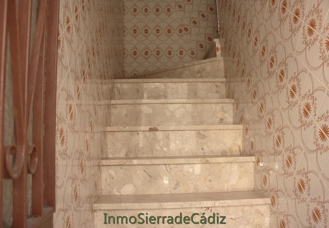 5 quarto Casa em Banda para venda em Algodonales com garagem - 175 000 € (Ref: 10048873)
