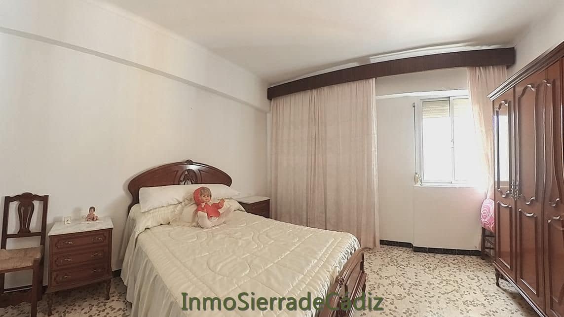 5 quarto Casa em Banda para venda em Algodonales com garagem - 175 000 € (Ref: 10048873)