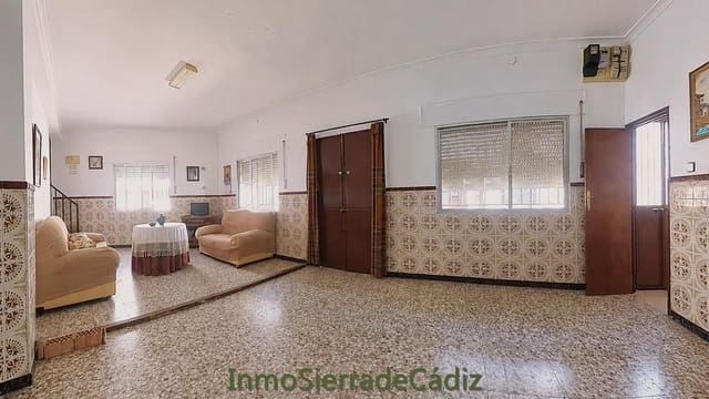 5 quarto Casa em Banda para venda em Algodonales com garagem - 175 000 € (Ref: 10048873)