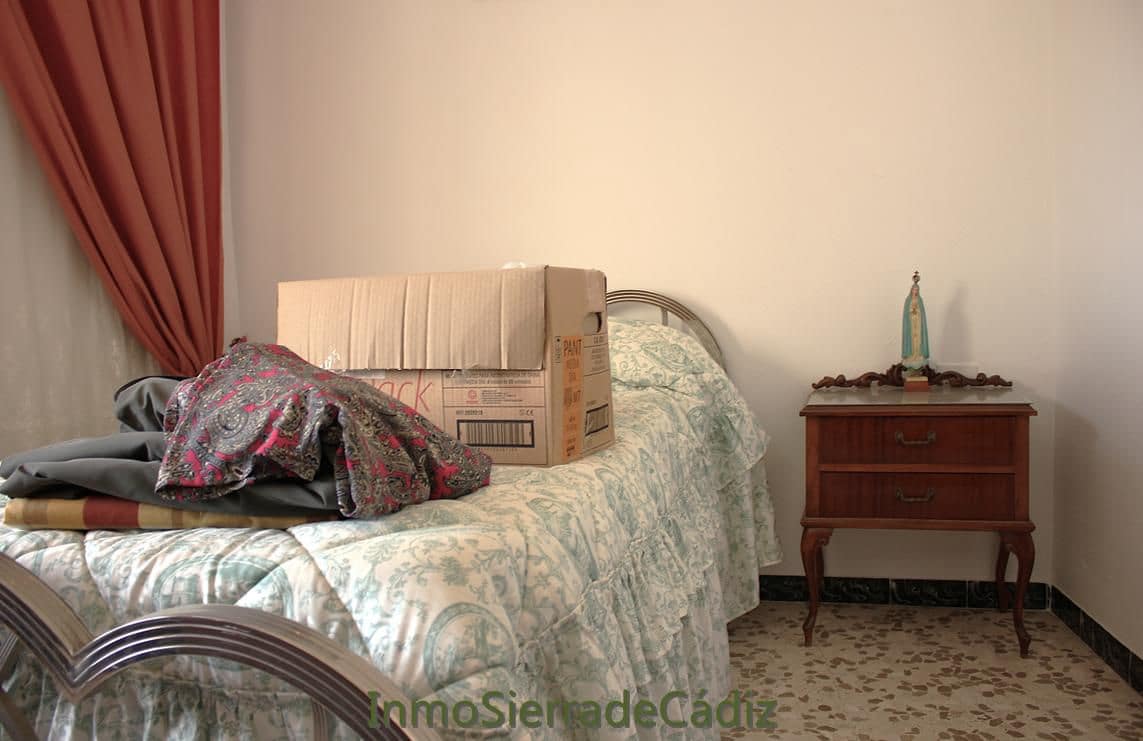 5 quarto Casa em Banda para venda em Algodonales com garagem - 175 000 € (Ref: 10048873)