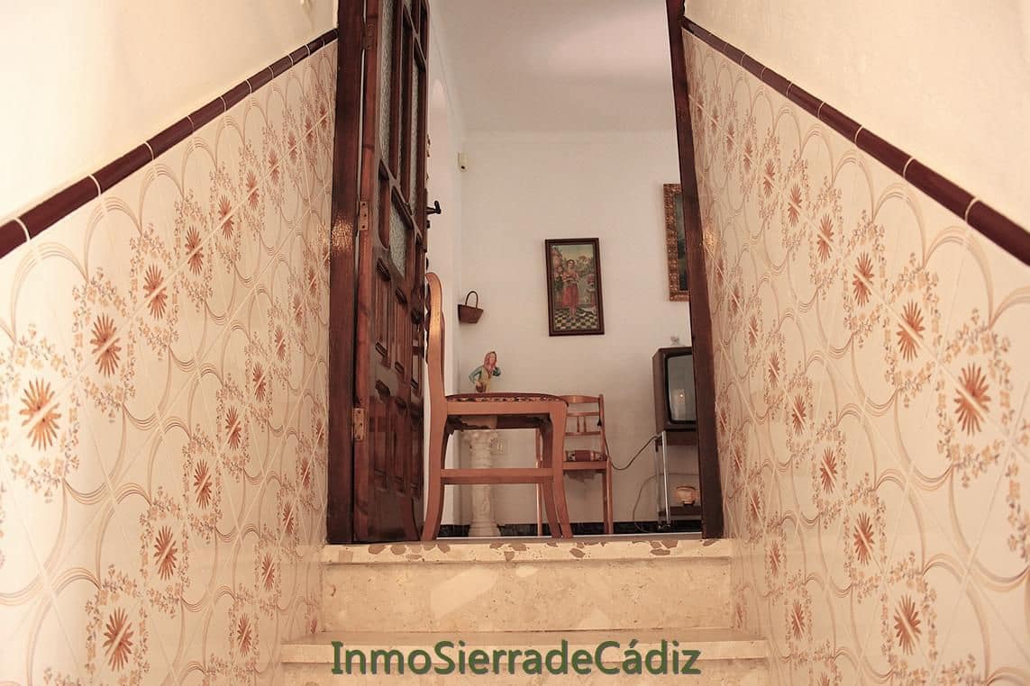 5 quarto Casa em Banda para venda em Algodonales com garagem - 175 000 € (Ref: 10048873)