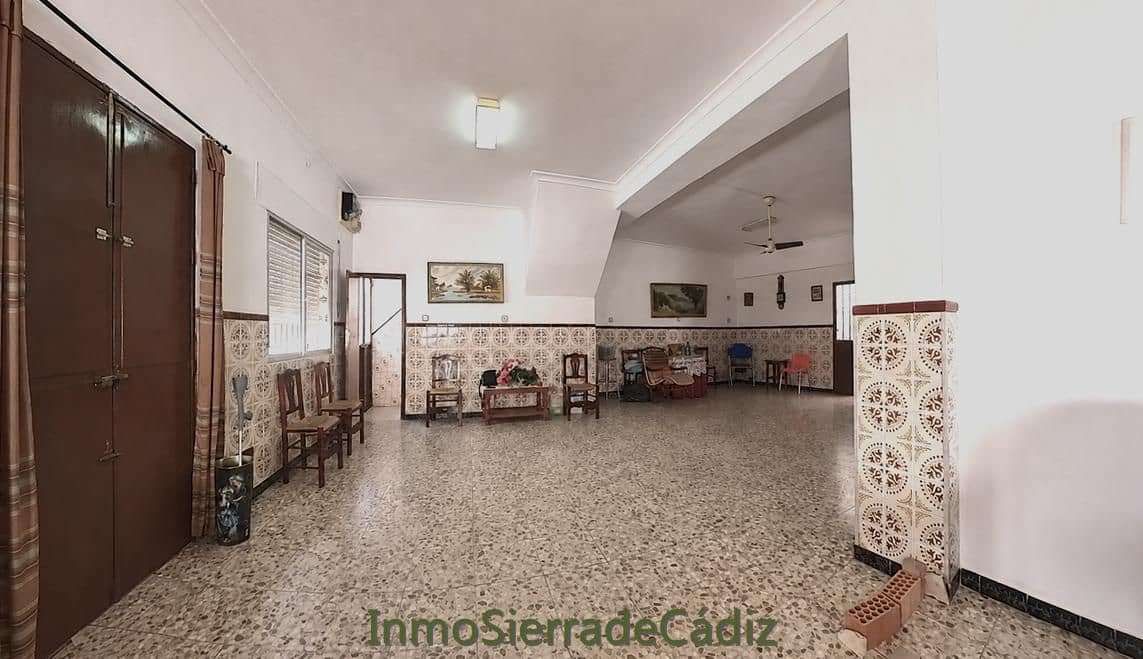 5 quarto Casa em Banda para venda em Algodonales com garagem - 175 000 € (Ref: 10048873)