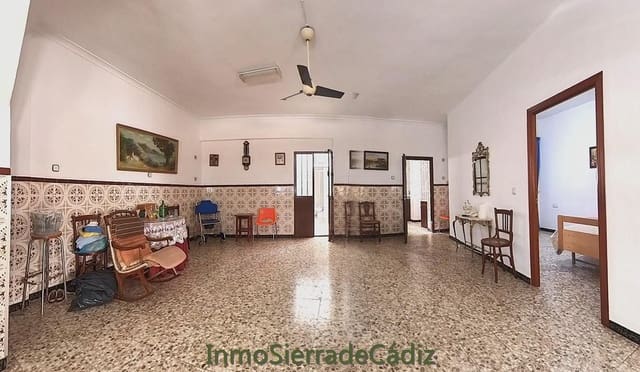 5 quarto Casa em Banda para venda em Algodonales com garagem - 175 000 € (Ref: 10048873)