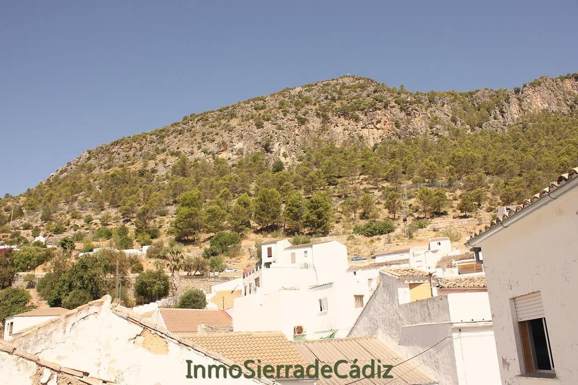 5 quarto Casa em Banda para venda em Algodonales com garagem - 175 000 € (Ref: 10048873)