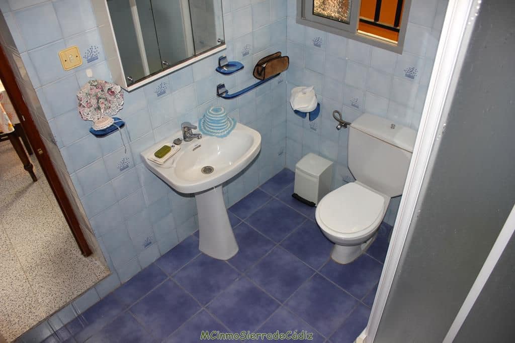 4 bedroom Townhouse for sale in Algodonales with garage - € 95,000 (Ref: 8126761)