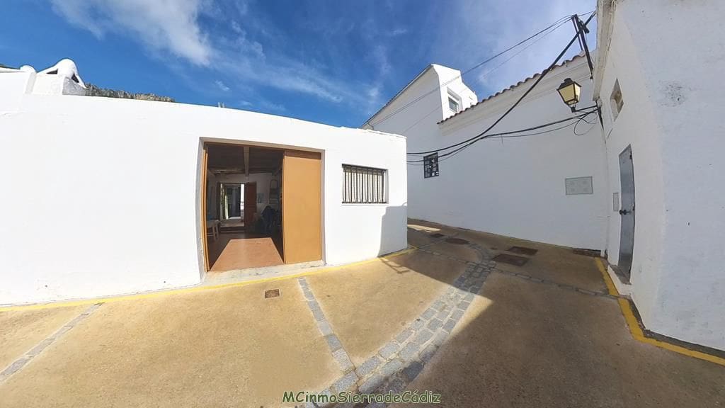 4 bedroom Townhouse for sale in Algodonales with garage - € 95,000 (Ref: 8126761)